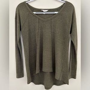 Sun & Shadow Junior Size:Small, Long Sleeve Olive Green Pullover- Perfect UC